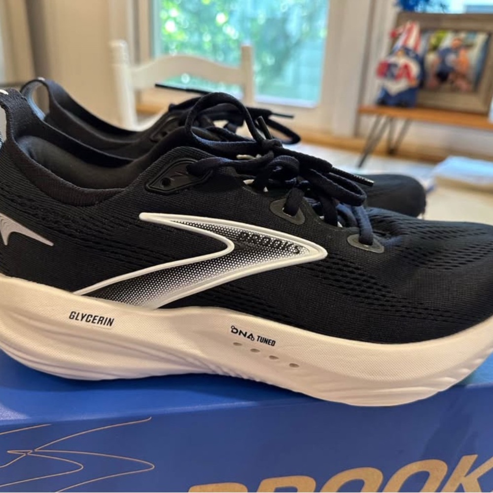 Brooks Glycerin 22 Black Running Shoes